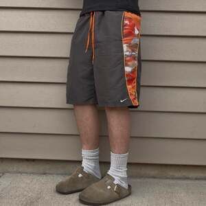 Vintage Nike Y2K Grey and Orange Graphic Board Shorts